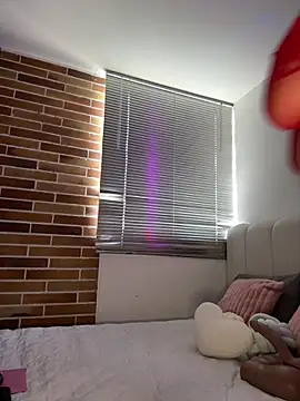 Libia James online show from 12/21/25, 05:03