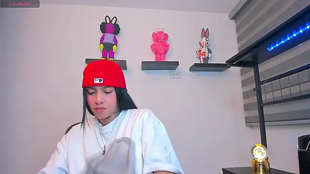 Snapshot of Gangster_Girl chatting on 02/23/26, 02:46 Gangster Girl online show from 02/23/26, 02:46