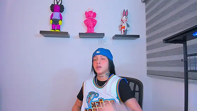 Gangster Girl online show from 10/12/25, 03:30