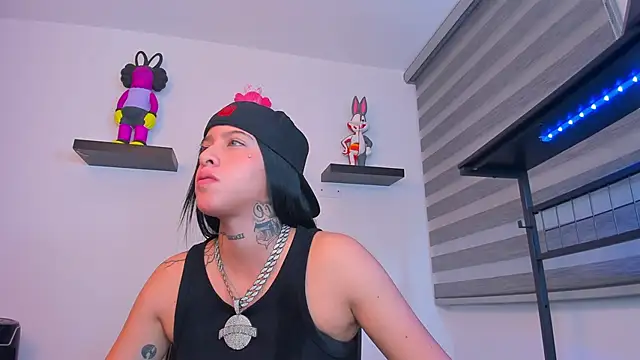 Gangster Girl online show from 10/16/25, 03:04