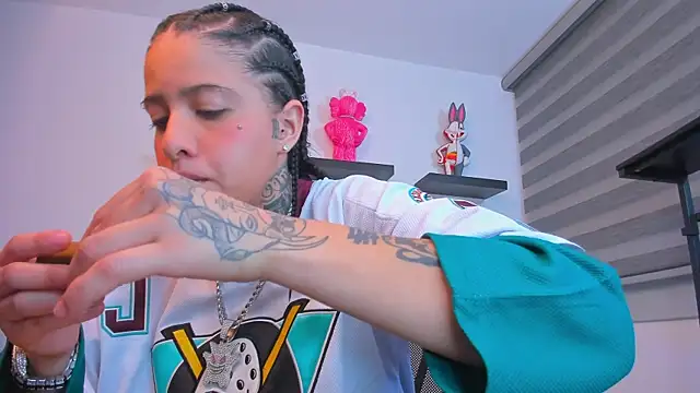 Gangster Girl online show from 11/10/25, 05:56