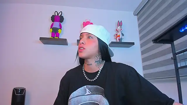 Gangster Girl online show from 10/21/25, 07:19