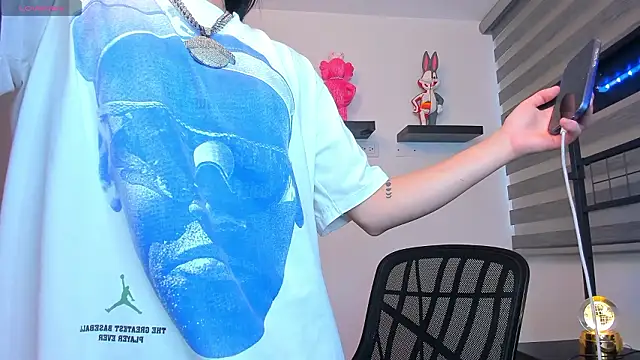 Snapshot of Gangster_Girl chatting on 02/24/26, 07:59 Gangster Girl online show from 02/24/26, 07:59