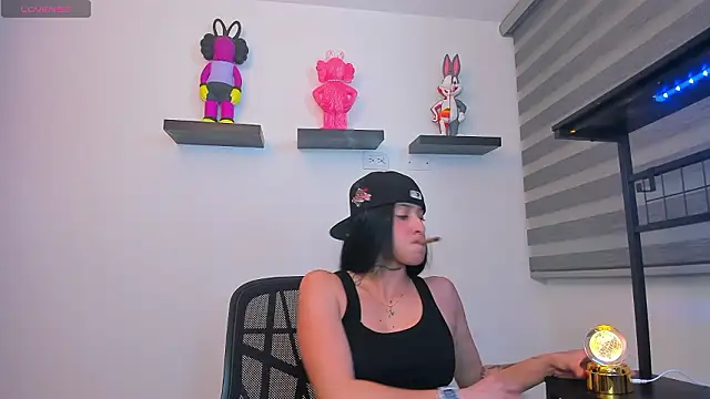 Snapshot of Gangster_Girl chatting on 02/05/26, 12:17 Gangster Girl online show from 02/05/26, 12:17