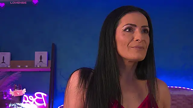 RaisaVawn online show from 11/18/25, 07:00