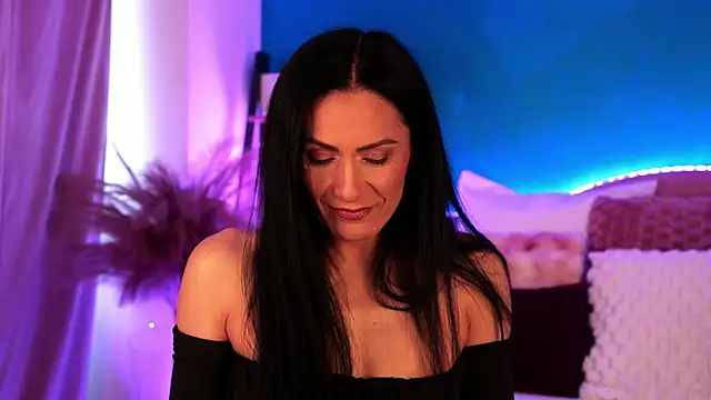 RaisaVawn online show from 12/15/25, 07:25