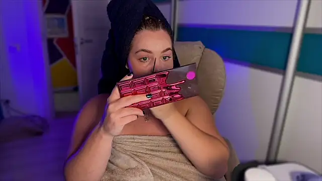 Snapshot of courteous_raspberrry chatting on 09/23/25, 12:56 courteous raspberrry online show from 09/23/25, 12:56