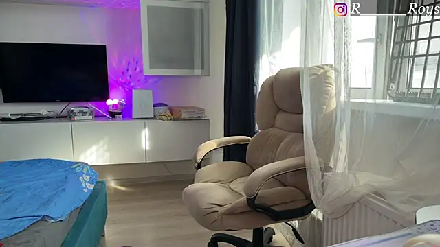 courteous raspberrry online show from 03/11/26, 10:53