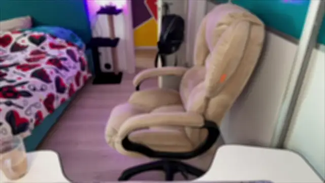 Snapshot of courteous_raspberrry chatting on 10/01/25, 11:14 courteous raspberrry online show from 10/01/25, 11:14