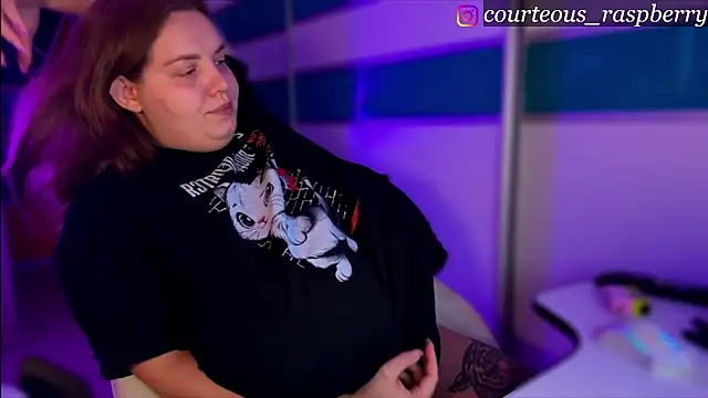 courteous raspberrry online show from 11/29/25, 11:43