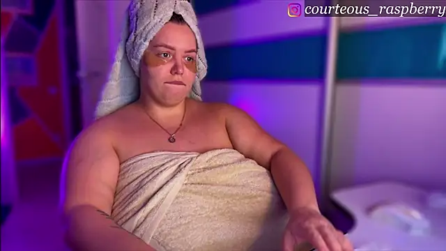 courteous raspberrry online show from 11/28/25, 10:48