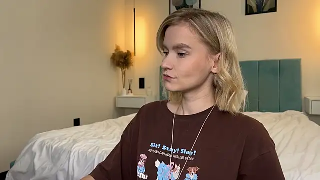 Snapshot of Adelovenick chatting on 11/23/25, 08:13 Adelovenick online show from 11/23/25, 08:13