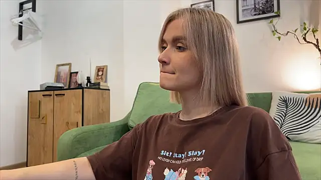 Snapshot of Adelovenick chatting on 10/27/25, 11:00 Adelovenick online show from 10/27/25, 11:00