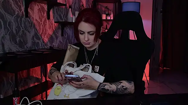 Lana  May online show from 12/17/25, 09:14