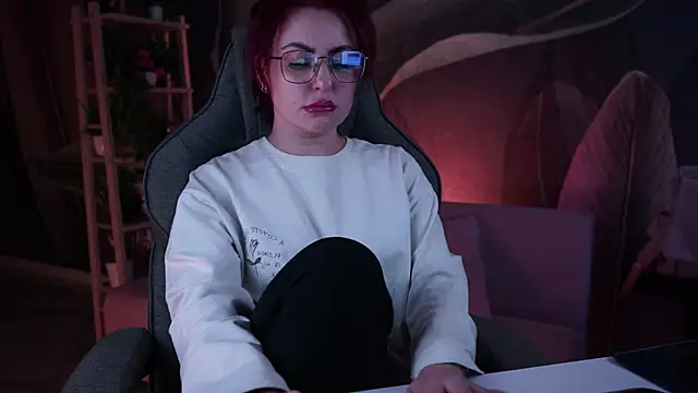 Lana  May online show from 10/25/25, 11:09