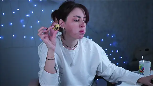 Lana  May online show from 03/02/25, 11:30