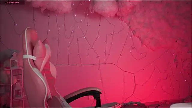 Lana  May online show from 03/21/25, 11:12