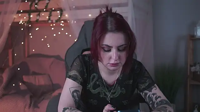 Lana  May online show from 11/21/25, 11:42