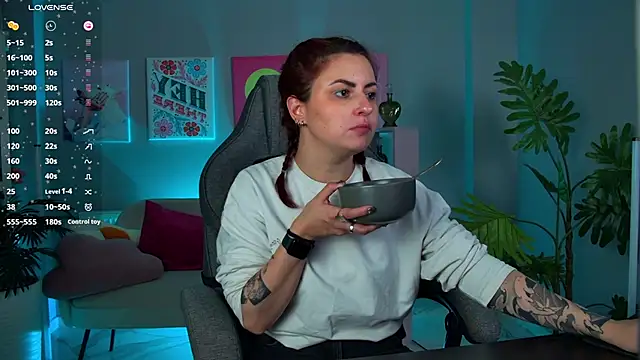 Lana  May online show from 11/30/25, 11:33