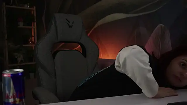 Lana  May online show from 10/31/25, 11:18