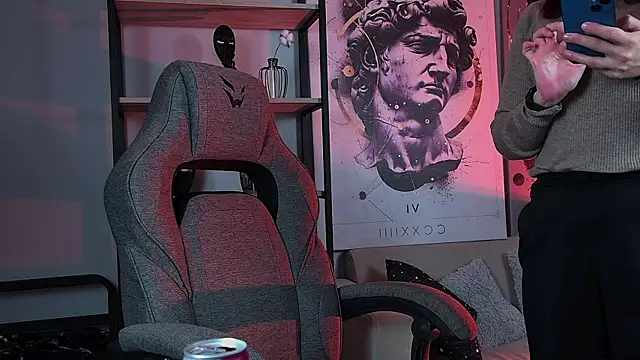 Lana  May online show from 10/30/25, 08:45