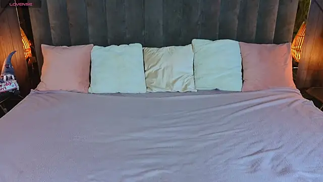 Daisy Delight online show from 12/14/25, 09:31