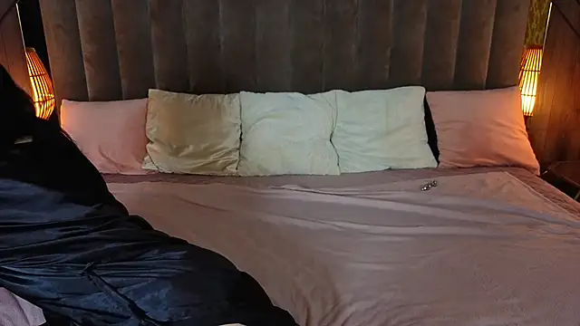 Daisy Delight online show from 10/10/25, 02:18