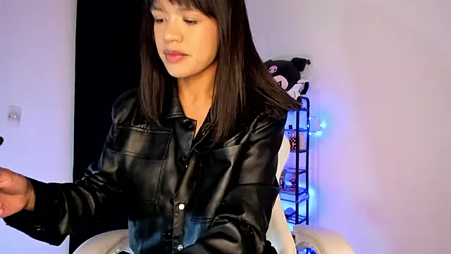 meganthompsonn22 online show from 02/23/26, 07:20