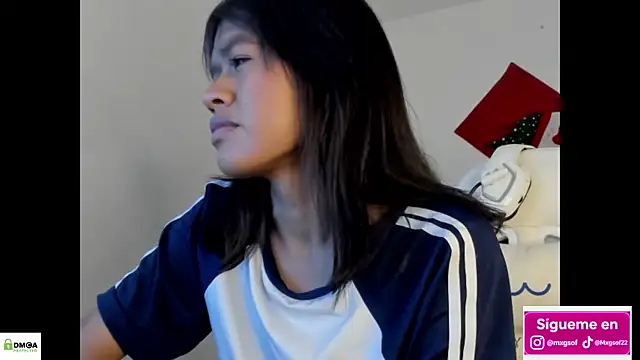 meganthompsonn22 online show from 12/01/25, 06:42