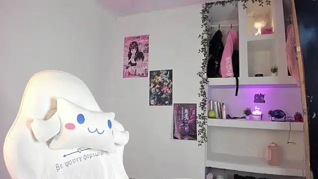 meganthompsonn22 online show from 08/05/26, 12:15