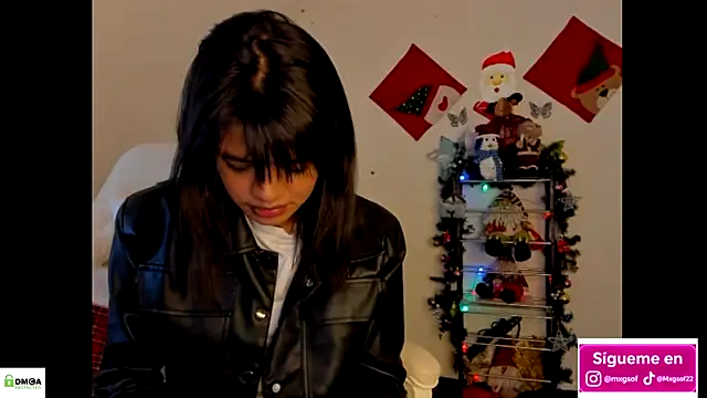 meganthompsonn22 online show from 11/27/25, 01:06