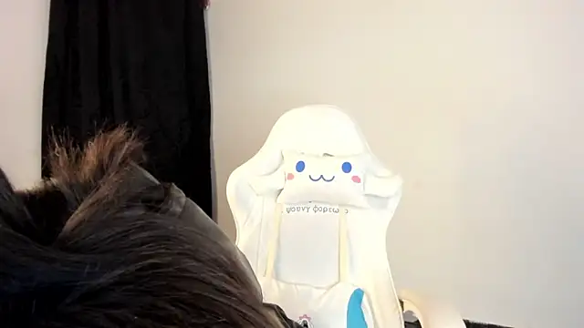 meganthompsonn22 online show from 04/10/26, 09:16