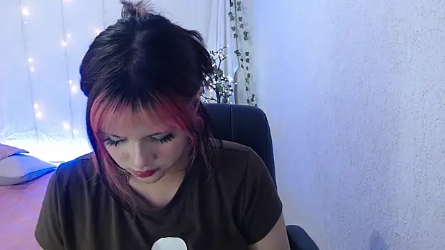 mixie cute online show from 01/06/25, 10:15