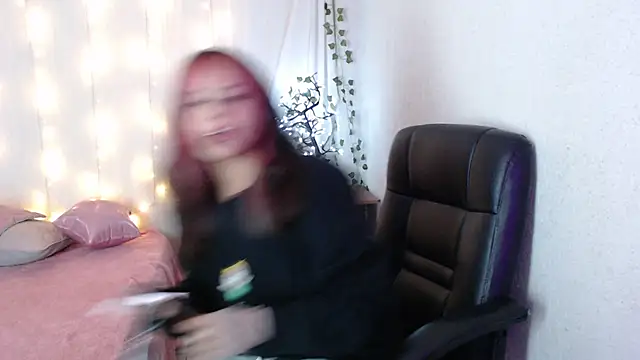 mixie cute online show from 01/05/25, 10:08