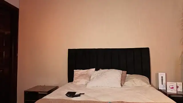 EmiGomez  online show from 05/31/26, 07:58