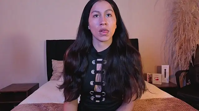 EmiGomez  online show from 03/25/26, 01:10