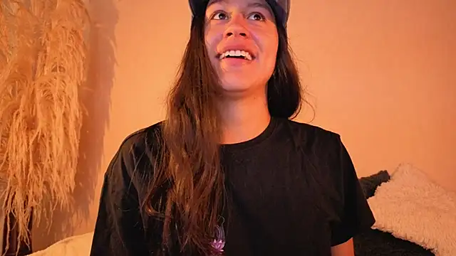 EmiGomez  online show from 12/20/25, 12:52