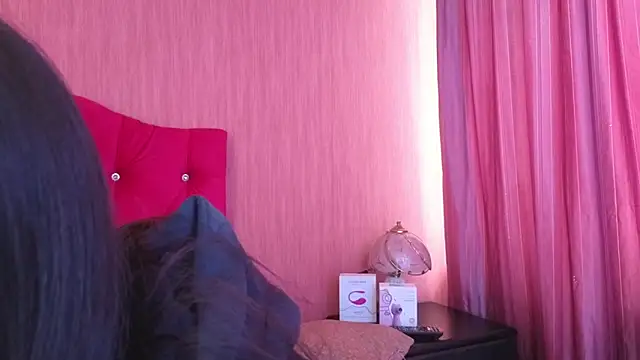 EmiGomez  online show from 11/03/25, 01:04