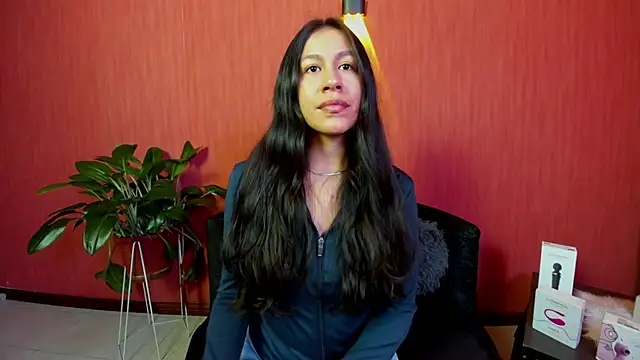 EmiGomez  online show from 05/08/26, 02:21