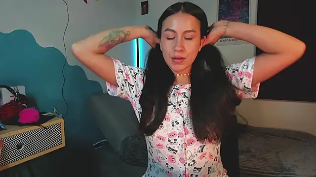 EmiGomez  online show from 02/03/26, 01:38