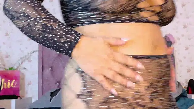 AvrillThomas online show from 11/15/25, 04:22