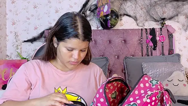 AvrillThomas online show from 10/25/25, 01:23