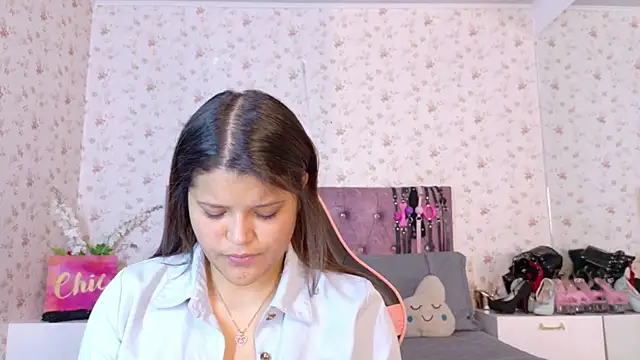 AvrillThomas online show from 11/11/25, 05:08