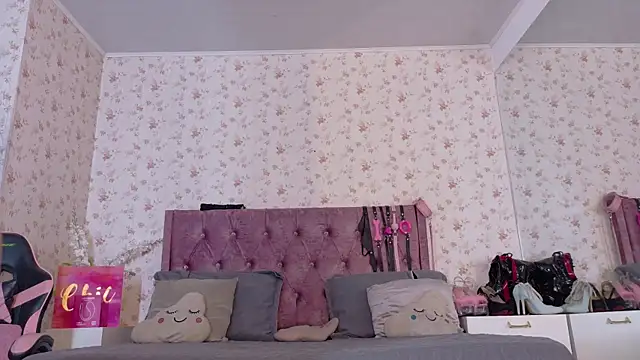 AvrillThomas online show from 12/04/25, 05:56