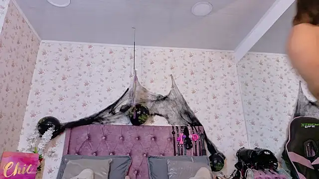 AvrillThomas online show from 10/30/25, 07:11