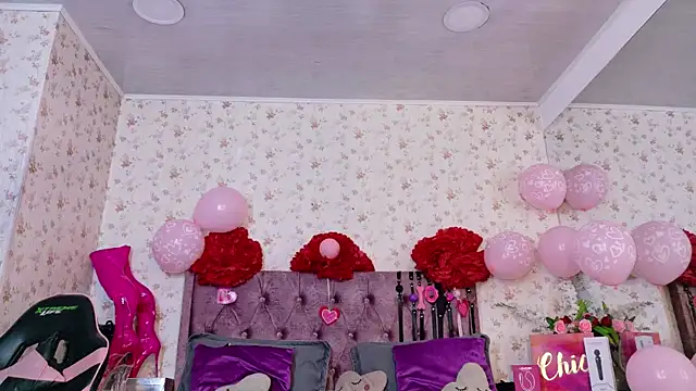 Snapshot of AvrillThomas chatting on 02/16/26, 07:56 AvrillThomas online show from 02/16/26, 07:56