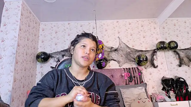 AvrillThomas online show from 10/23/25, 03:32