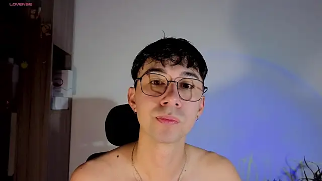 Snapshot of cameron_cum chatting on 10/22/25, 11:09 cameron cum online show from 10/22/25, 11:09