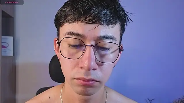 Snapshot of cameron_cum chatting on 11/12/25, 11:03 cameron cum online show from 11/12/25, 11:03