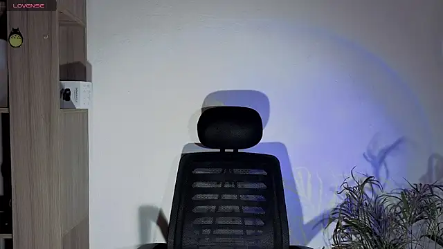 Snapshot of cameron_cum chatting on 10/24/25, 11:09 cameron cum online show from 10/24/25, 11:09